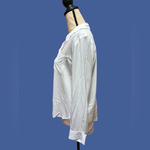 Velvet Heart-Large 100% rayon white button down. Roll Tab sleeve. GUC! - Picture 11 of 14